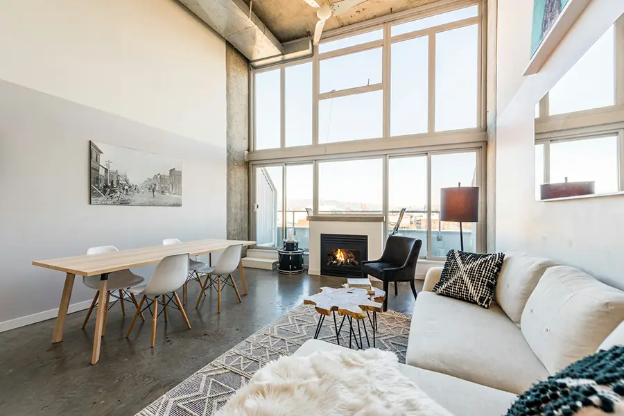 Gepflegtes Helles Minimalistisches Wohnzimmer