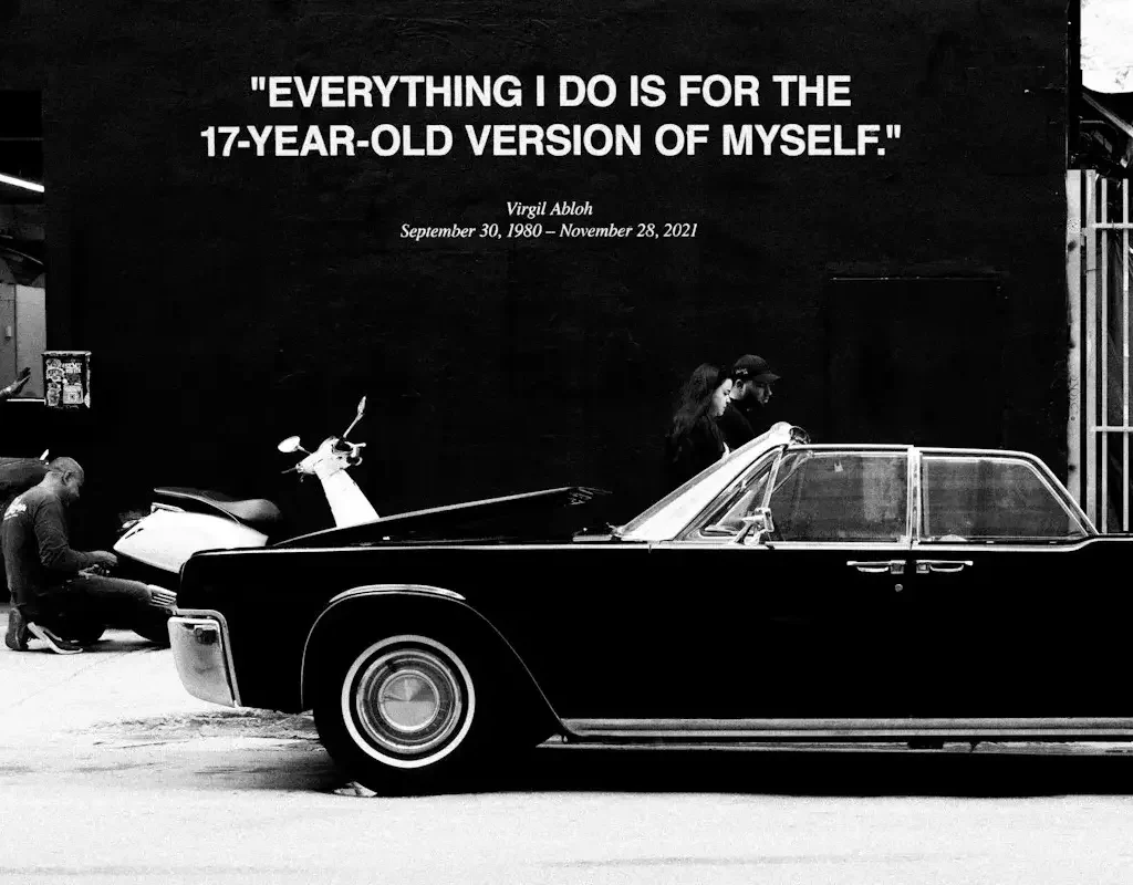 Virgil Abloh Off-White Zitat an Wand